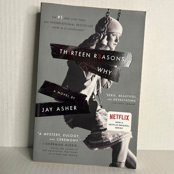 13 Reasons Why Book - Picture 1 of 3